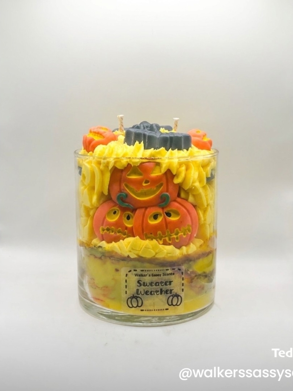 Halloween Pumpkin Candle - Picture 2 of 4